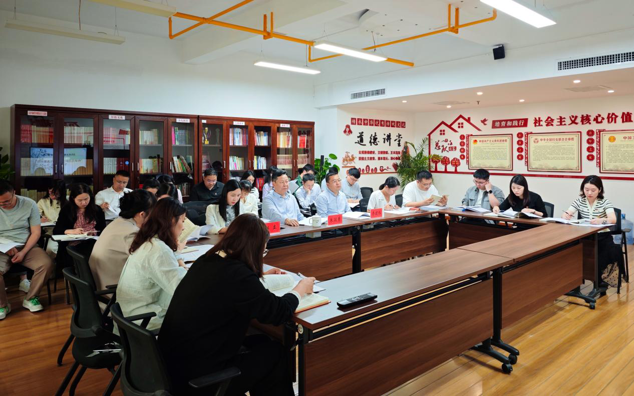 湖南调查总队青年理论学习小组开展“传承五四薪火  践行清廉担当”专题学习暨读书分享会